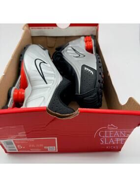 Nike Shox R4 GS Metallic Silver Black Picante Red CW2626-005 Size 5Y NIB